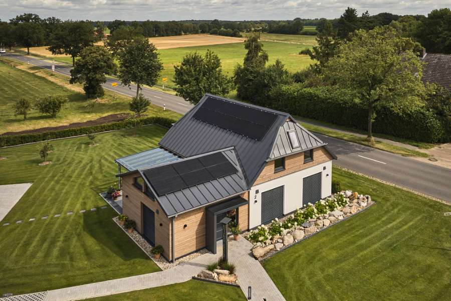 Charming combination of wood and steel profiles, Im Ziek 1, 27374 Visselhövede, Germany